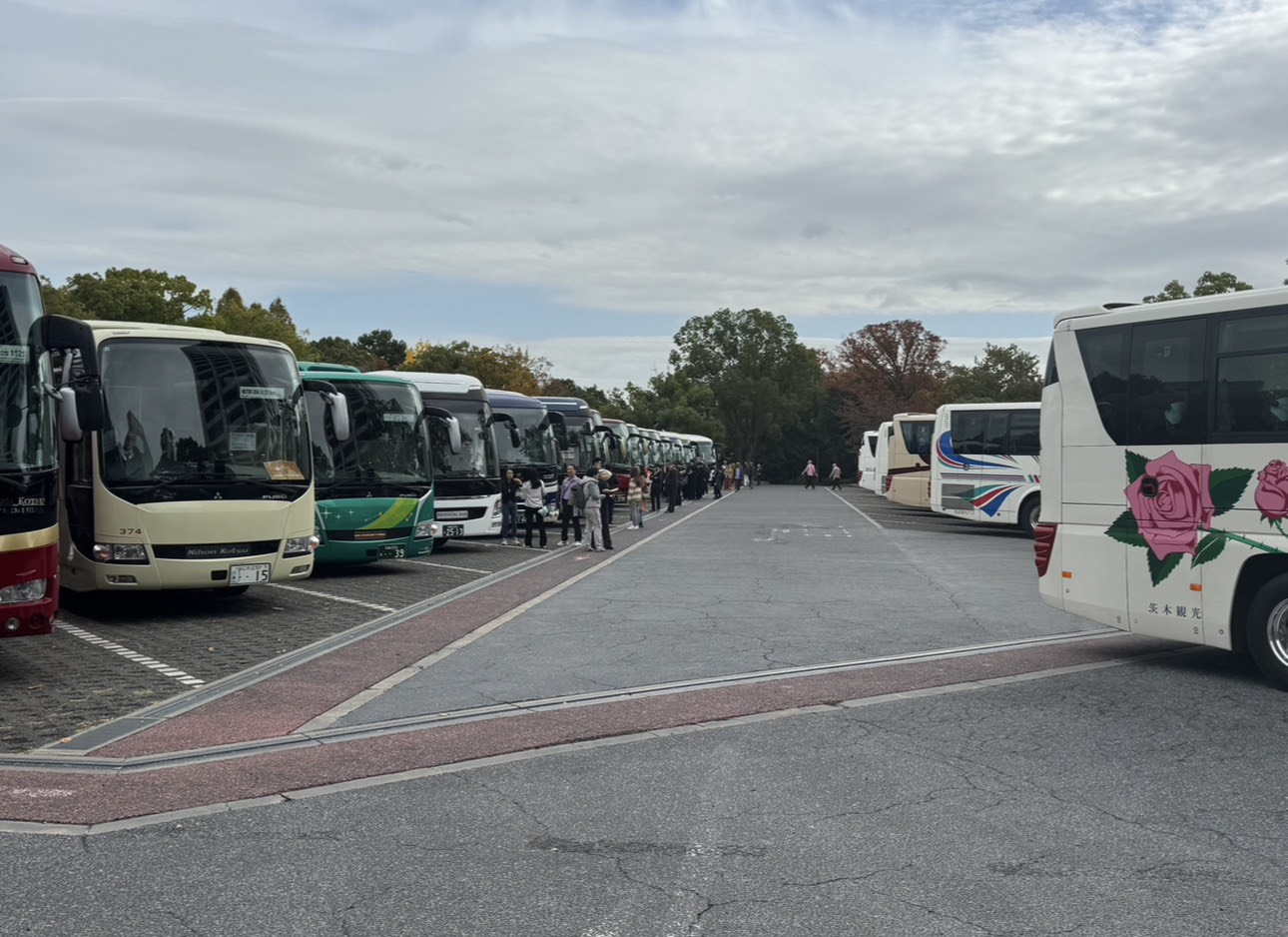 大阪城公園城南バス駐車場（東側）