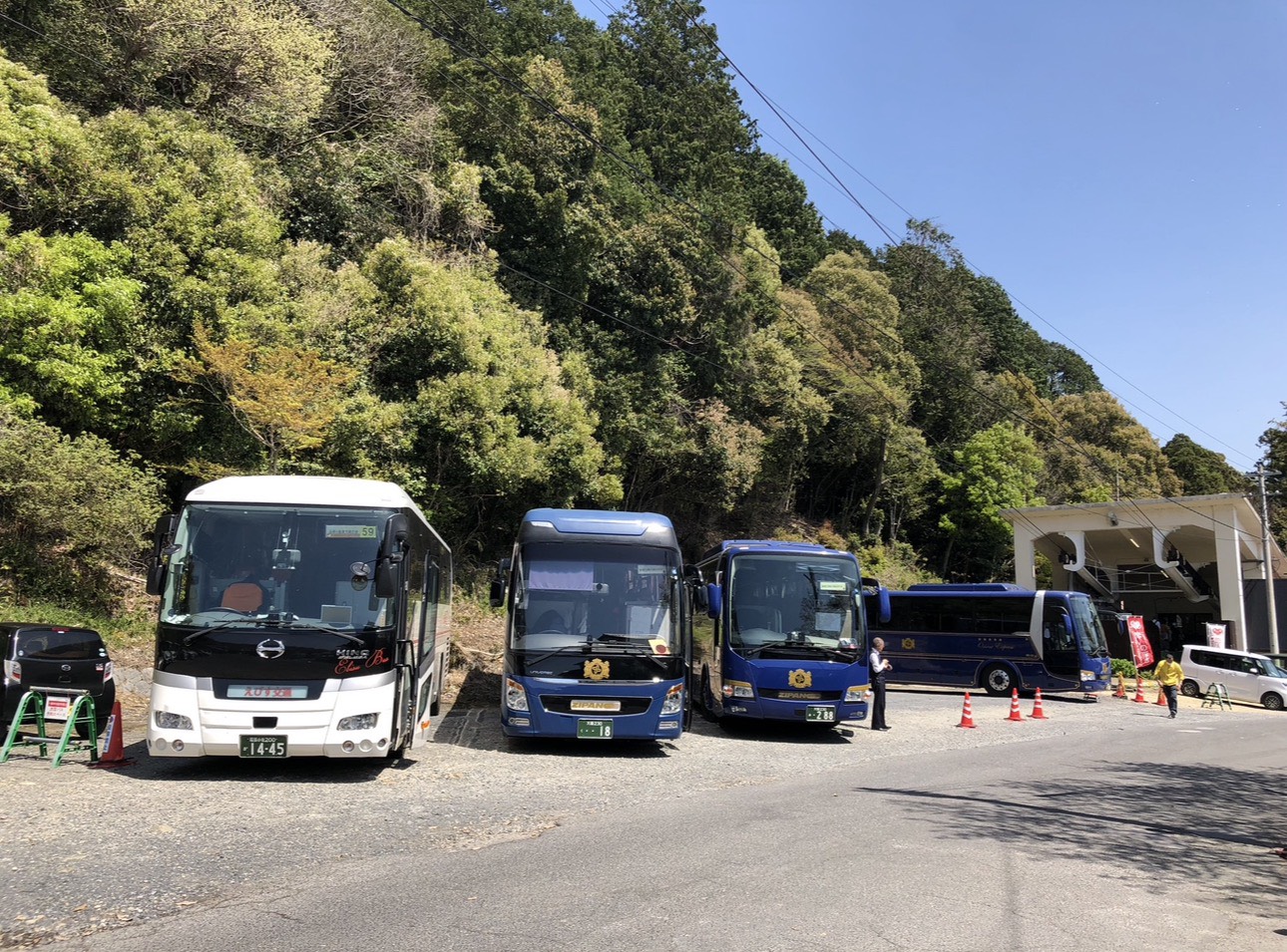 八幡山ロープウェイ 大型バス駐車場　（予約制）